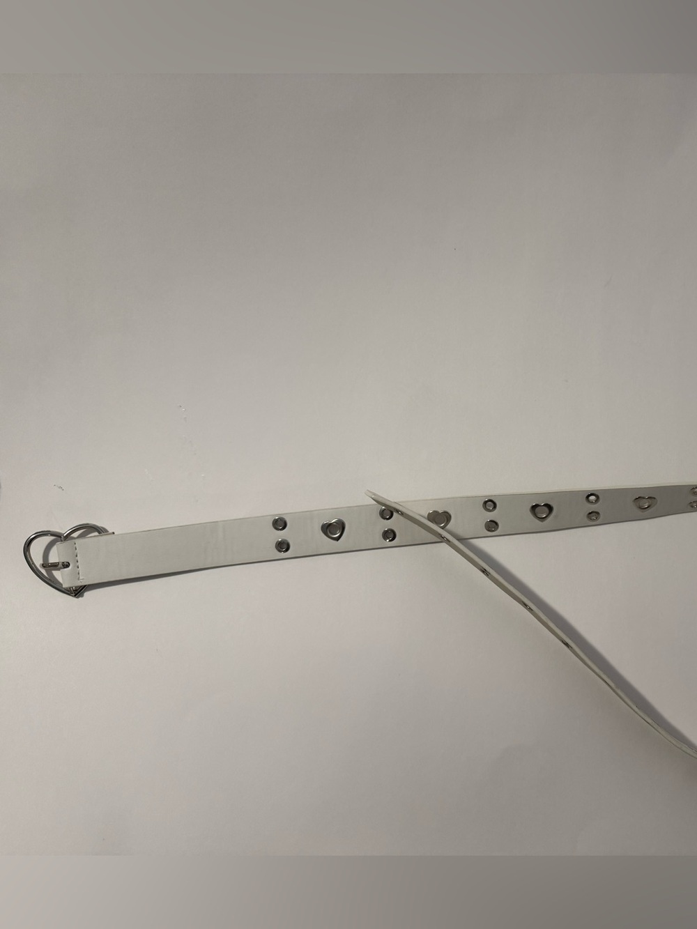 White Heart-Stud Women's Belt - Minimal Metal Accent
